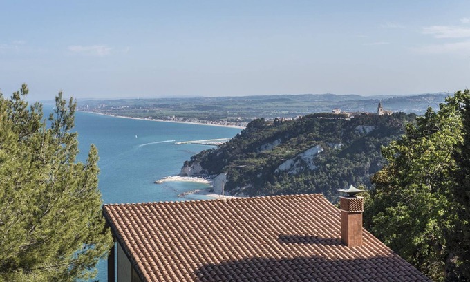 Sirolo Apartment | S267 - Sirolo , portion of a single villa surrounded by the greenery of Conero