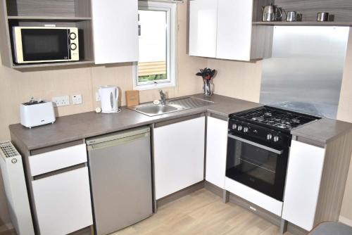 Fiddington House | SAB - Soleil Gold LC18
