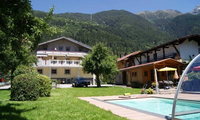 Oetz Apartment | Sabine Fischer Apartment Haus Monika - Holiday apartment