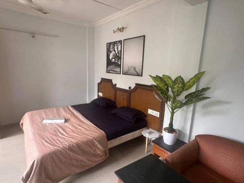 Mundhwa Apartment | Sabr Private Comfort Studio with AC WiFi Kitchenette Balcony