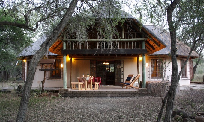 Marloth Park Cottage | Sadadu holiday house bordering Kruger National Park, Free wifi