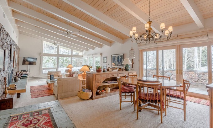 Sun Valley House | Saddle Rd Home 104 -Private Garage, Big Yard, Sun Valley Resort Amenities