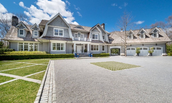 Sagaponack House | Sagaponack, Hamptons Designer Luxury, Tennis Court and 8 Bedrooms