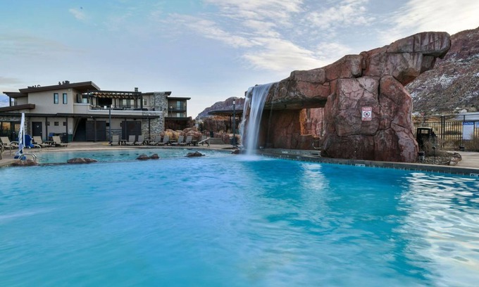Moab South Valley Condo | Sage Creek Moab! C2 | Pool & Hot Tubs! *Arches*