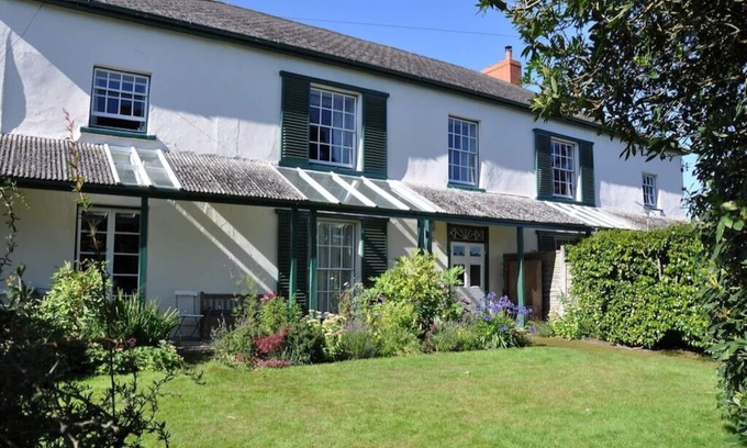 Dolton House | Sages - Regency country villa in heart of Dolton