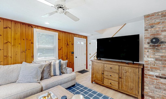 West of Town House | Sail Away Cottage