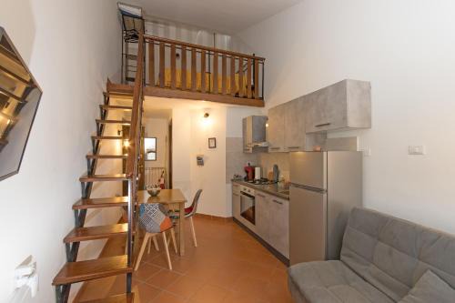 Attigliano Apartment | SAILA Monolocale SATURNO