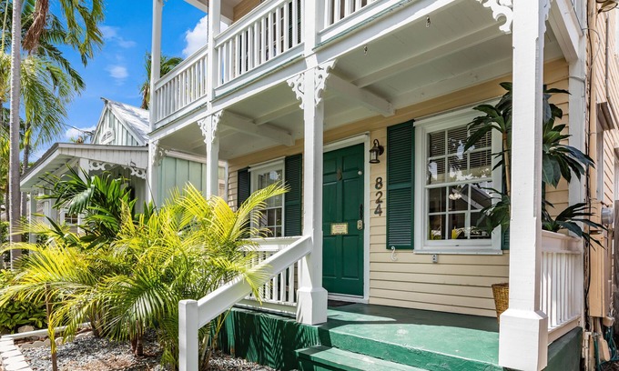 Downtown House | SAILOR HOUSE ~ Charming 2 Bedroom, 1.5 Bathroom Just Steps to Duval St!