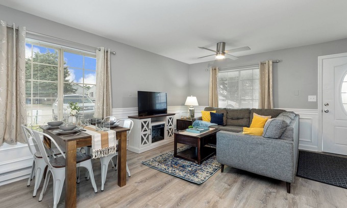 St. Charles Apartment | Saint Charles 2BD | King Bed, Near River Trail!
