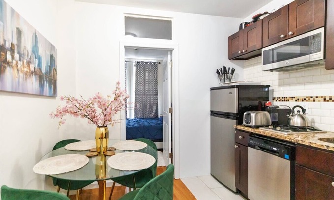 Ukrainian Village Apartment | Saint Marks Cozy 2BR/1.5BA~ Prime East Village