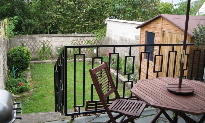 Saint-Quentin House | Saint Quentin's Town House : Local Attractions and Further Afield