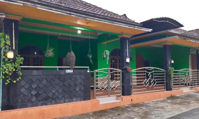 Banjarasri House | Salaman Stay