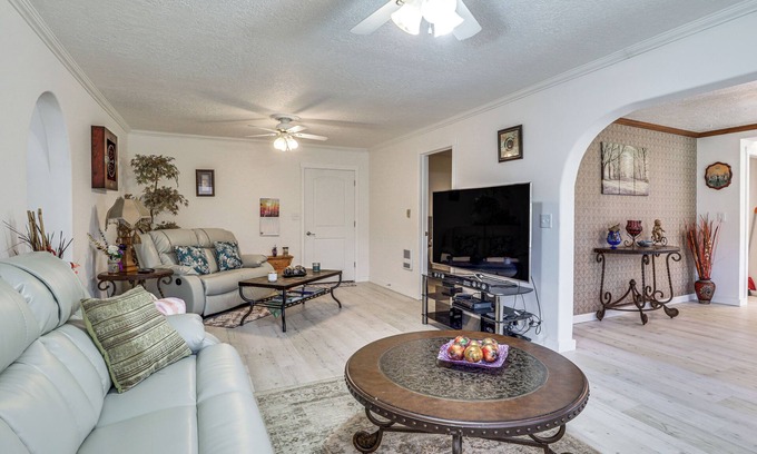 West Salem House | Salem Getaway w/Hot Tub Near Parks & Boating!