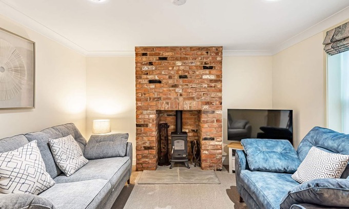 Frampton Cottage | Salem Porter- UK34814