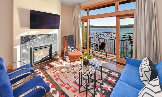 North Cowichan Condo | Salishan Chief Suite