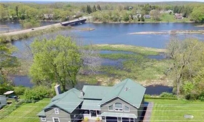 Port Ontario House | Salmon River view!