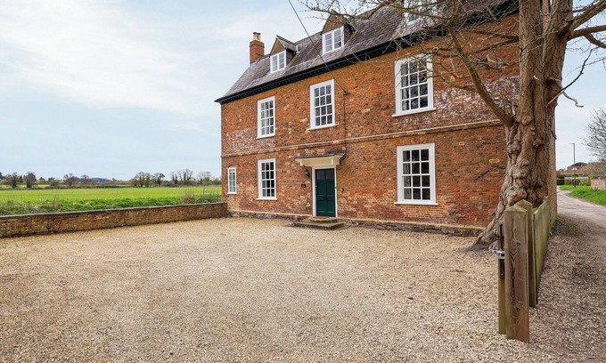 Berkeley Cottage | Salt House - UK43012