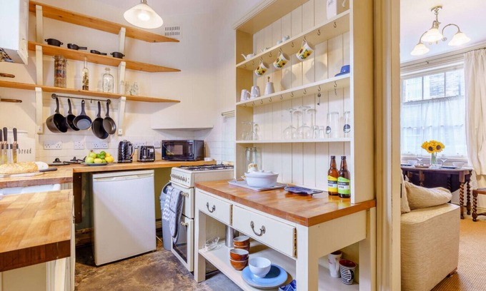 Saltaire Village House | Salts Mill Workers Cottage