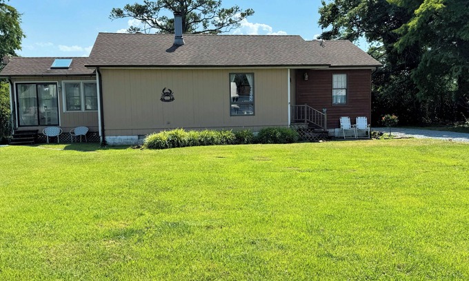 Chincoteague House | Salty Sunset Cottage - Single Family Home- Bikes and Beach Gear-Close to town