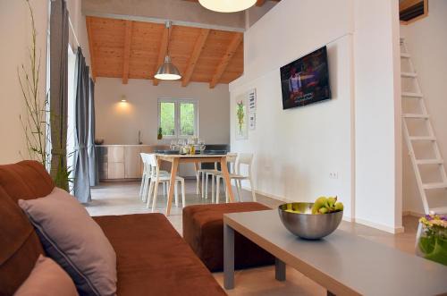 Okrug House | Salum