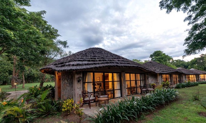 Karuma Cabin | Sambiya River Lodge