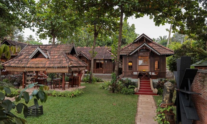 Kollam Resort | Samiira on Ashtamudi Lake