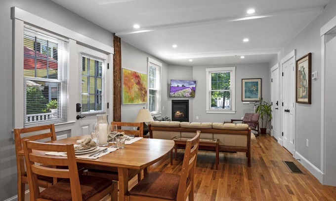 Marblehead Condo | Samuel Tucker House - Downtown Luxury 2 Bedroom Condo