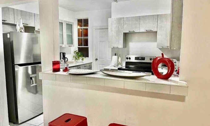 San Salvador Apartment | San Benito apartment in the heart of the city