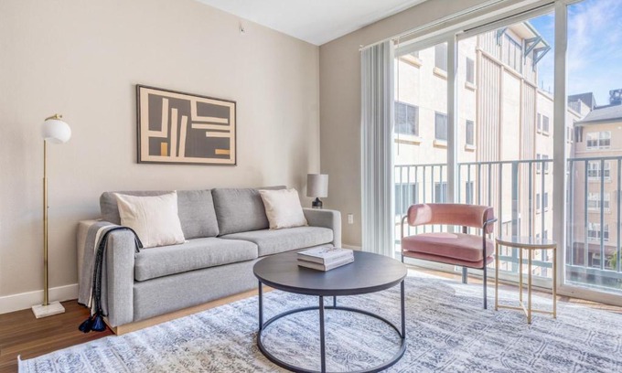 San Bruno Apartment | San Bruno 2BR w Pool Gym WD nr highways SFO-931