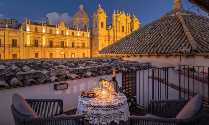 Noto Bed & Breakfast | San Carlo Suites