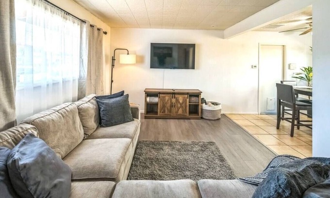 Clairemont House | San Diego Home - Mission Beach, Views & Relax!