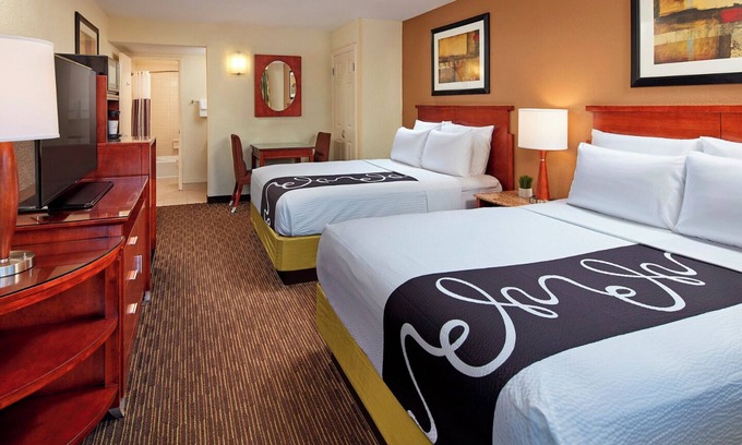 University Heights Hotel | San Diego Retreat: Cozy Room by SeaWorld with Pool | 3 Family Rooms