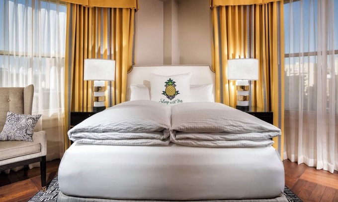 Tenderloin Hotel | San Francisco Getaway: Relaxing Room Close to Museum of Modern Art