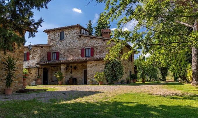 Twist Villa | San Guido - Country house with pool near Florence, Tuscany