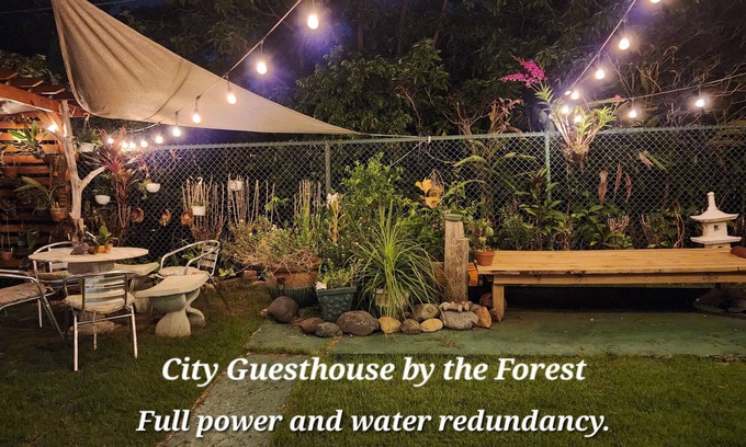 Gobernador Pinero House | San Juan Charm: Forest Edge Retreat, City Access & Gated Privacy Close to Beach.