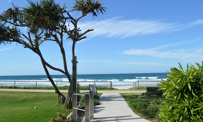 Currumbin Apartment | Sanctuary Beach Resort