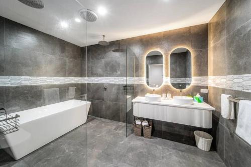 West Beach Apartment | Sand and Serenity