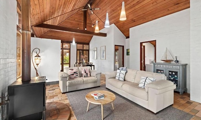 Broulee House | Sand at Broulee