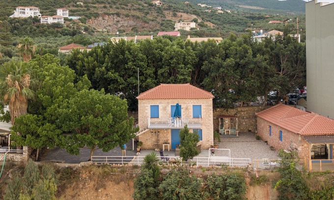Paralia Vergas Apartment | Sand seaside retreat Apartment in Almyros, Kalamata