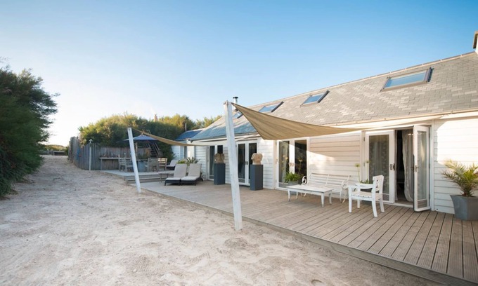 Mawgan Porth Villa | Sandcrest Cottage - Three Bedroom Villa, Sleeps 6