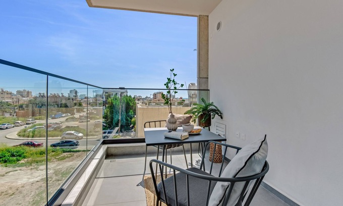 Limassol Apartment | Sanders Crystal 2 - Cute 1-Bdr Apt w Shared Pool