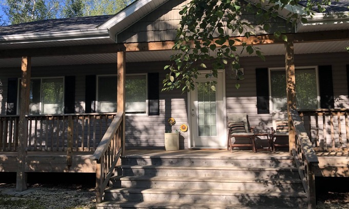 Victoria Beach Cabin | Sandy Bay Cottage