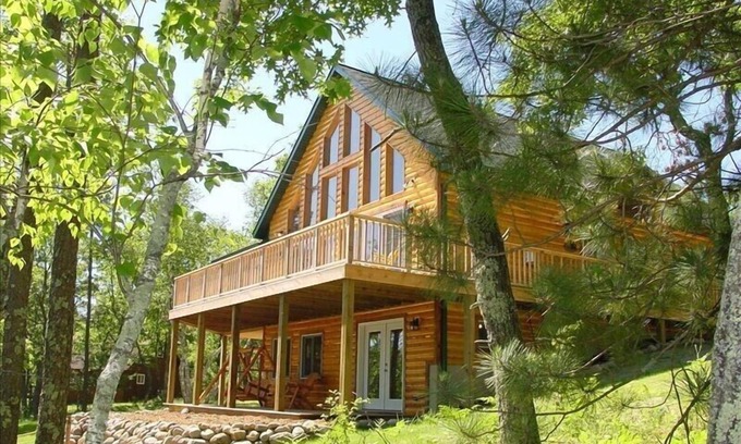 Minong Ski Chalet | Sandy Bottoms Chalet