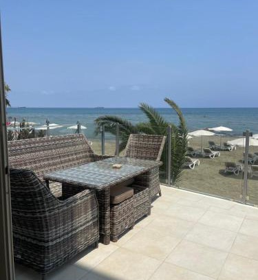 Larnaca Apartment | Sandy Kisses