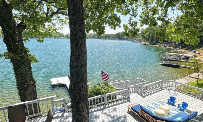 Sister Lakes House | Sandy Lakefront Home - Sister Lakes - w/Pontoon