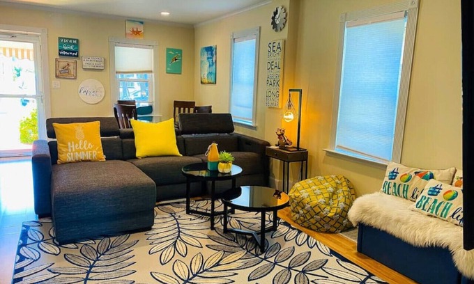 Bradley Beach House | Sandy Toes & Salty Kisses- pet friendly !
