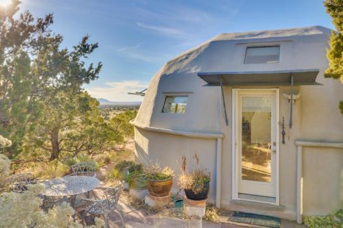 Canoncito House | Santa Fe Geo Dome with Trail Access and Views