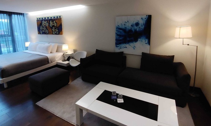 Lomas de Santa Fe Apartment | Santa Fe Place I Modern Studio in Santa Fe