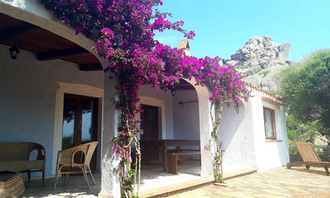 Santa Teresa di Gallura Villa | Santa Teresa Gallura: House/Villa - Santa Teresa Gallura with swimming-pool