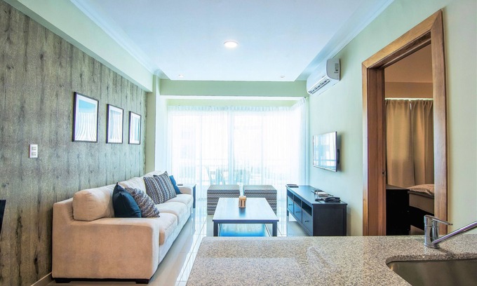 Downtown Santo Domingo Apartment | Santo Domingo Charming City Center Apartment + Free Parking and Gym ✔️